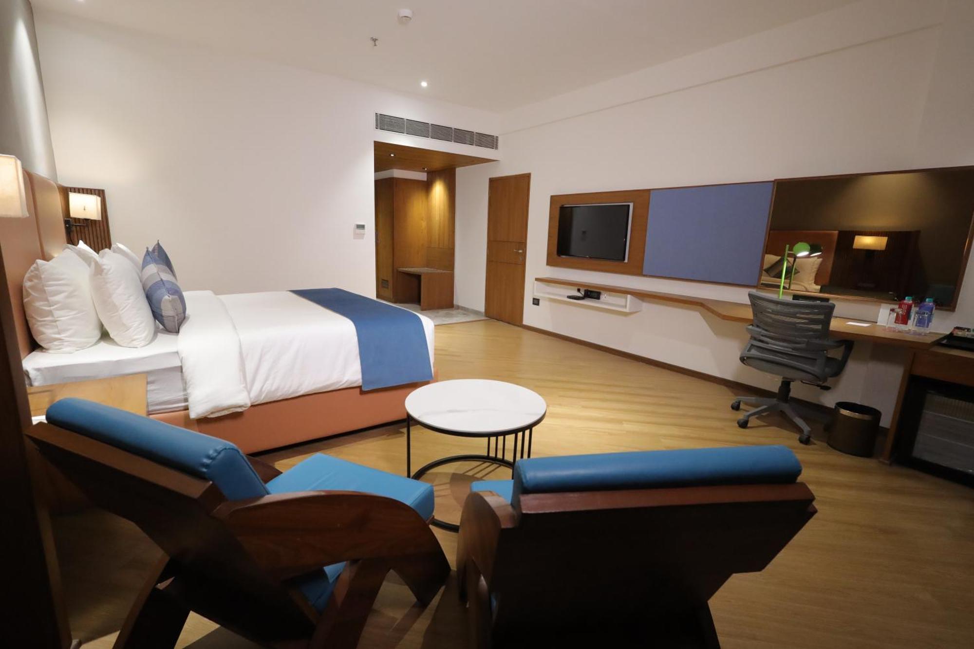 Ramada Encore By Wyndham Viramgam Экстерьер фото