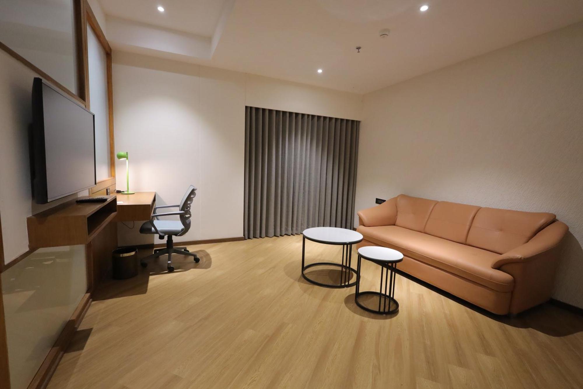 Ramada Encore By Wyndham Viramgam Экстерьер фото
